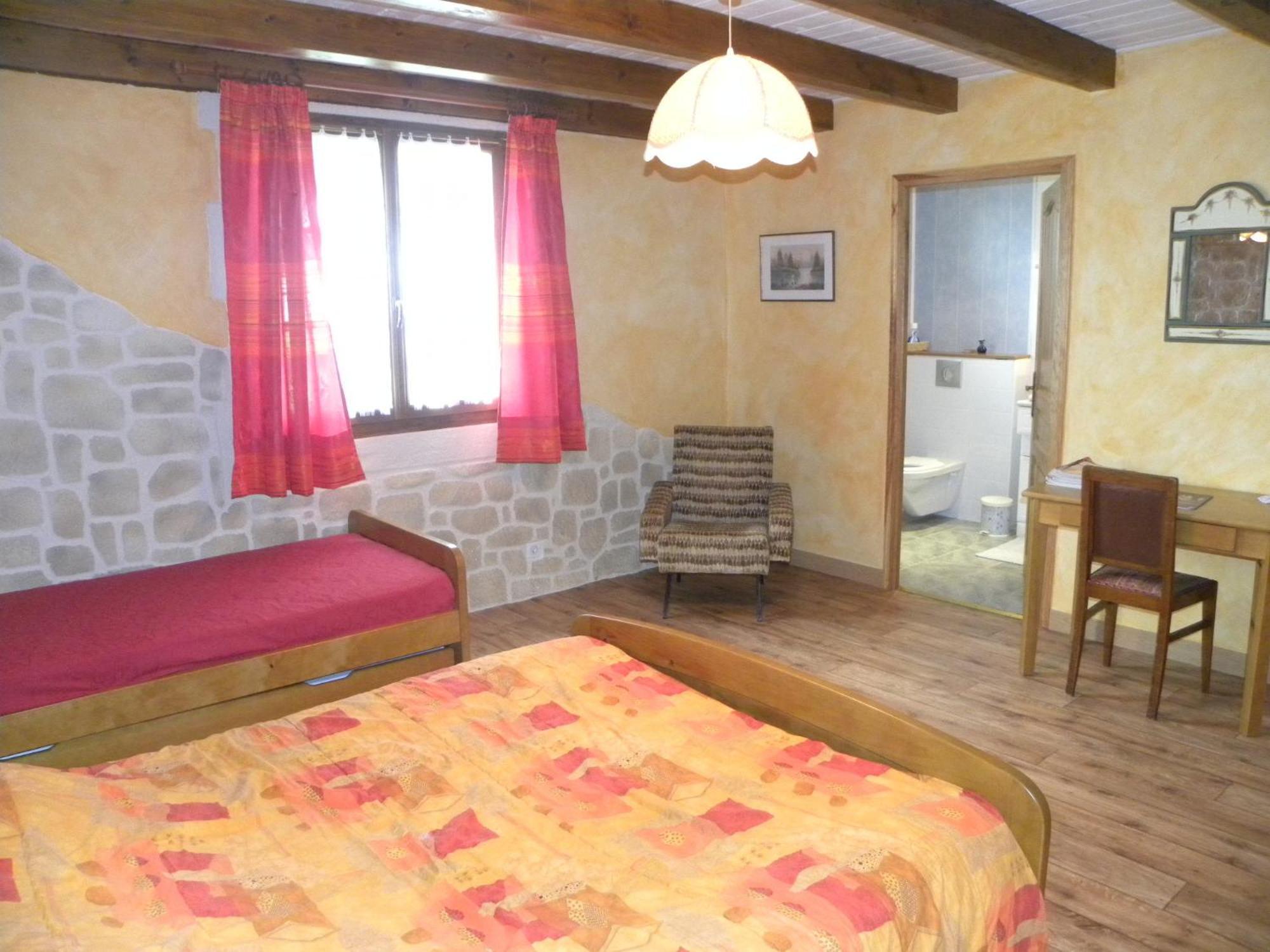 Auberge Les Volpilieres Ruynes-en-Margeride Eksteriør billede