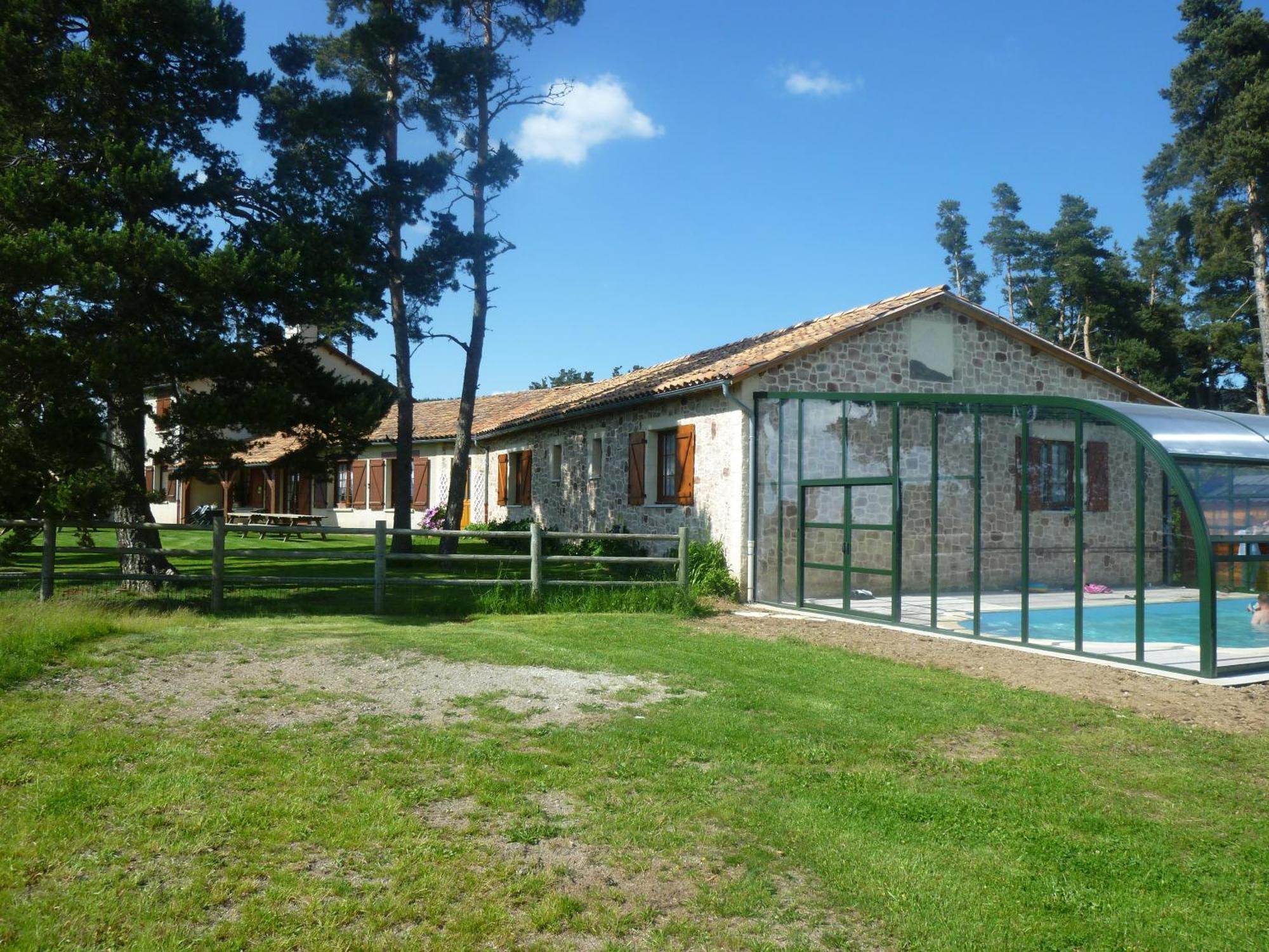 Auberge Les Volpilieres Ruynes-en-Margeride Eksteriør billede